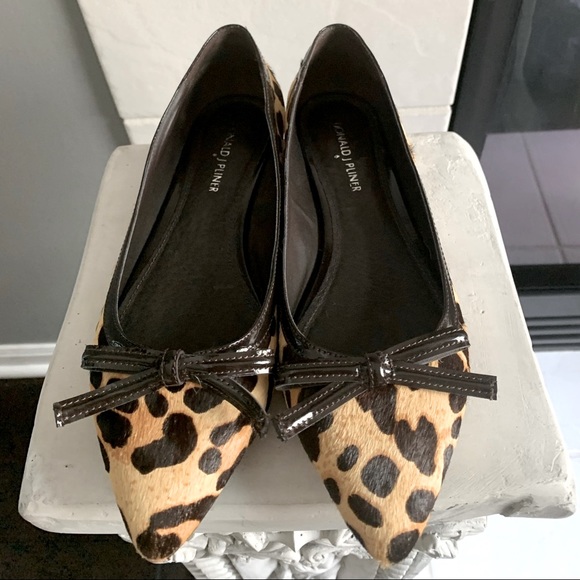 Donald J Pliner Shoes - EUC Donald J Pliner leopard print flats.Sz.8.5